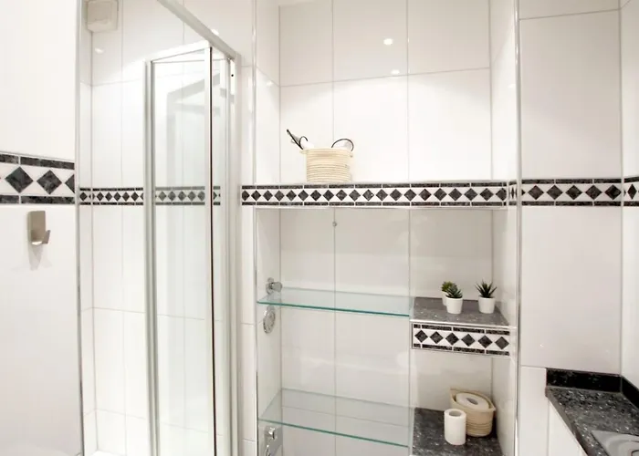 Gmelinstra_e 12_ Whg_ 13_ Haus Mee